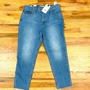 NWT Levi mom jeans size 32